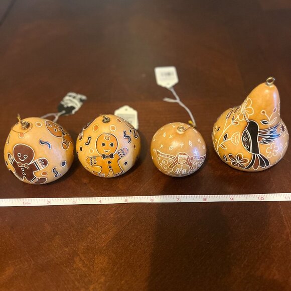 Set Of 4 Lucuma Designs Handmade Gourd Ornaments With Gingerbread & Bird Motifs - Picture 5 of 12
